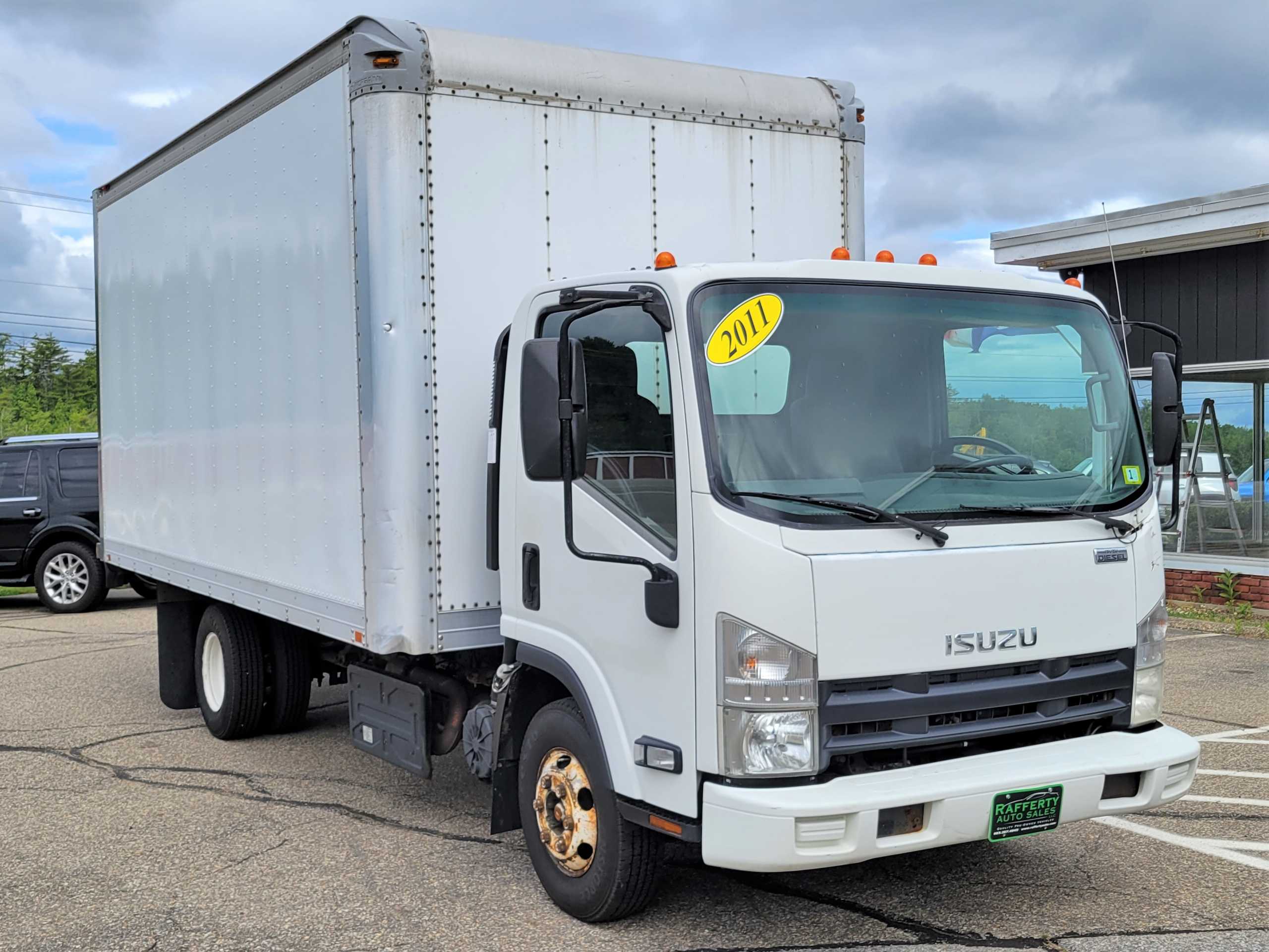 2011 Isuzu NPR photo 2