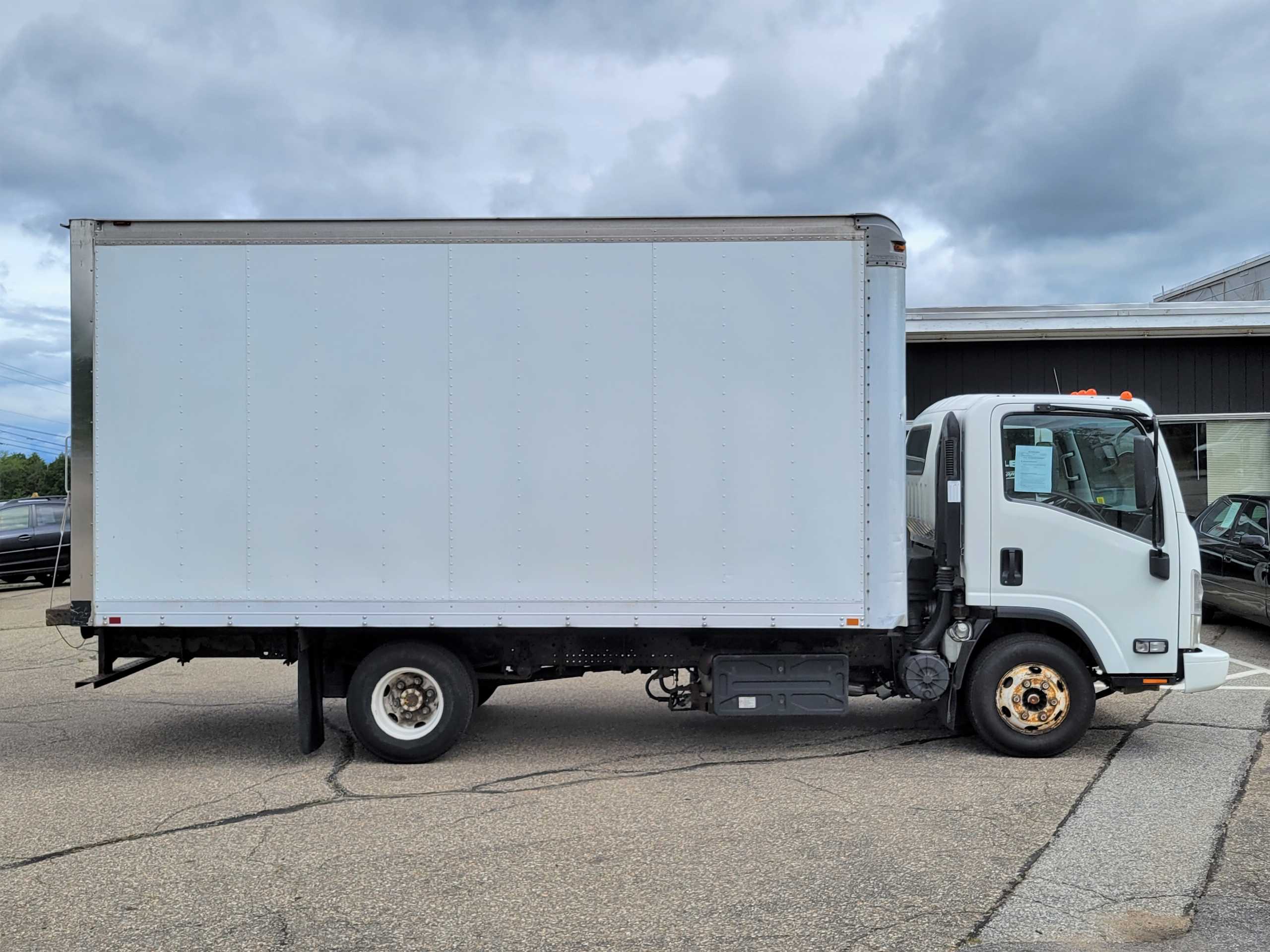 2011 Isuzu NPR photo 3