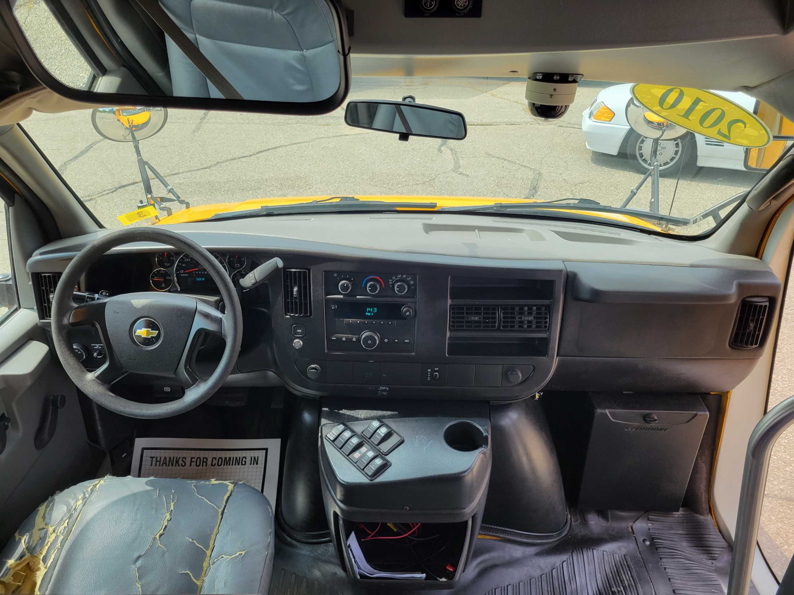 2010 Chevrolet Express Cutaway photo 2