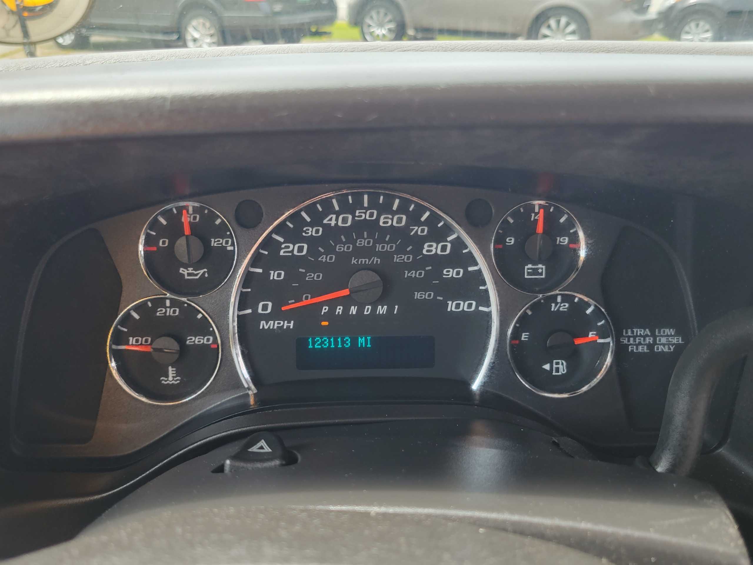2010 Chevrolet Express Cutaway photo 6