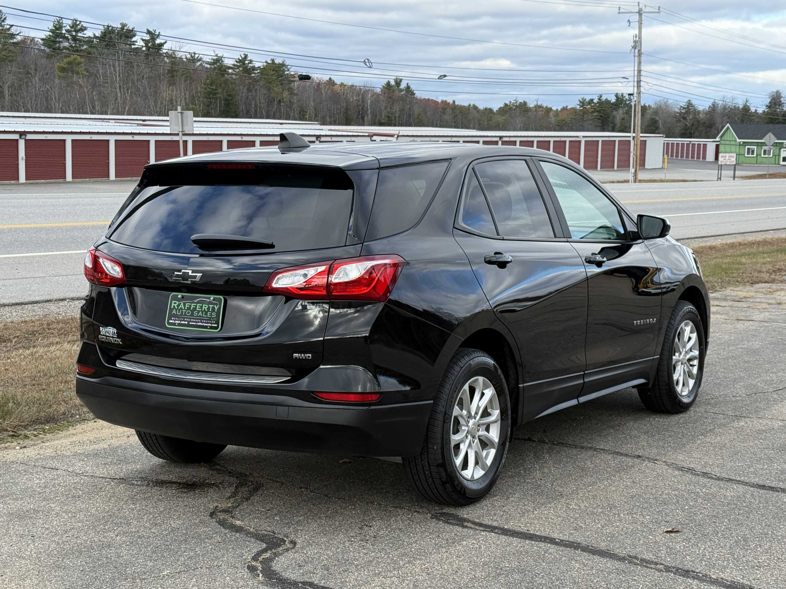 2021 Chevrolet Equinox LS photo 2